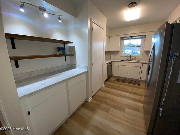 4th image of 206 Sugarwood Ct