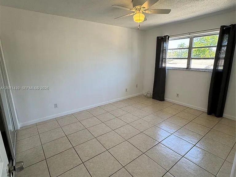 4732 SW 33rd Ave #206 — Photo 6