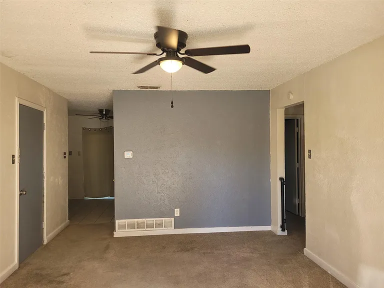 401 W Dogwood Trl — Photo 3