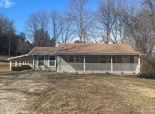 2 Selma Cir, Flat Rock, NC 28731