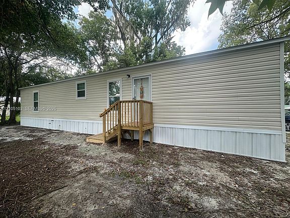 5th image of 862 NE Coldwater Ave