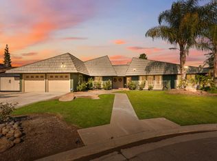 2778 W Robinwood Ln, Fresno, CA 93711