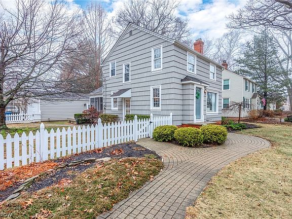 3rd image of 486 Oakmoor Rd