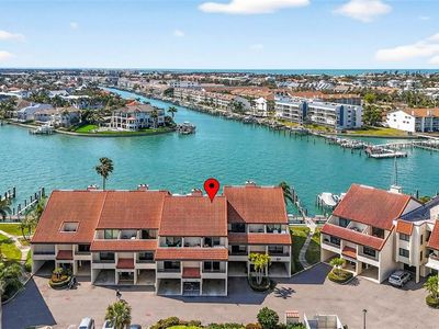 132 1st St E APT 106, Tierra Verde, FL, 33715