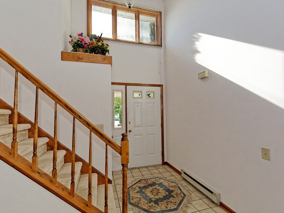 2nd image of 29 Captains Blvd.