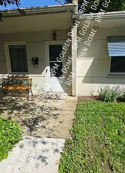 1701 Poplar St #B — Photo 2