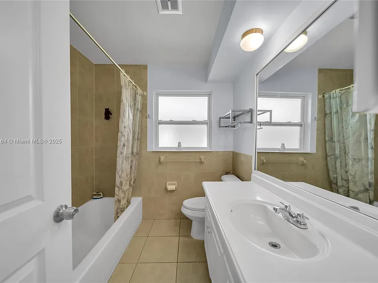 246 SE 44th St — Photo 24