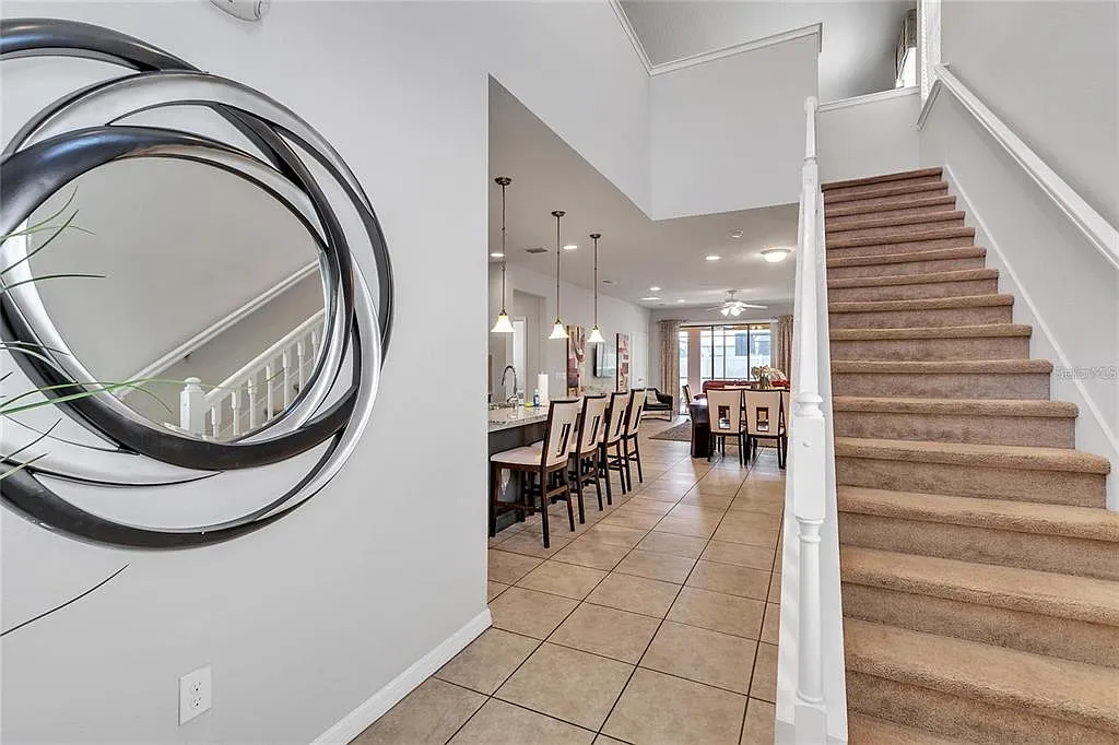 6 bed, 4.0 bath, 3142 sqft, $3,700 — Photo 2