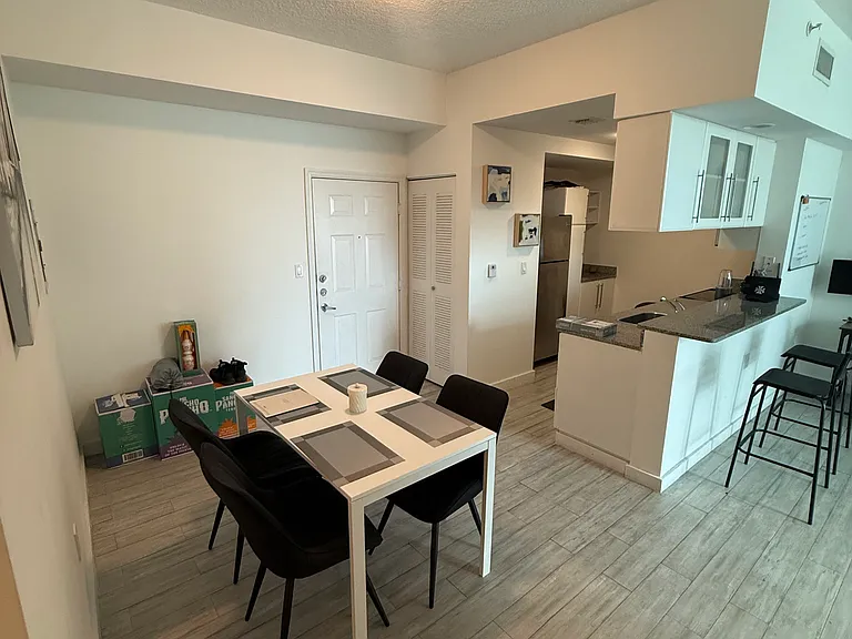 275 NE 18th St #402 — Photo 9