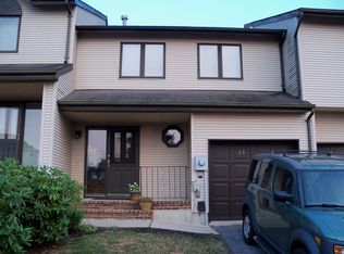 63 Elm Ter, Flemington, NJ 08822