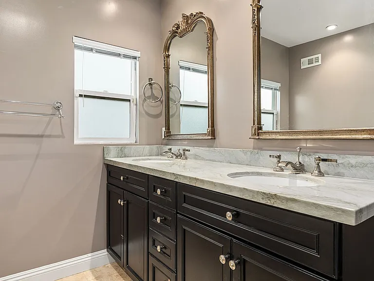 1738 S Kelton Ave — Photo 34