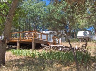 170 N Circle Dr, Tygh Valley, OR 97063