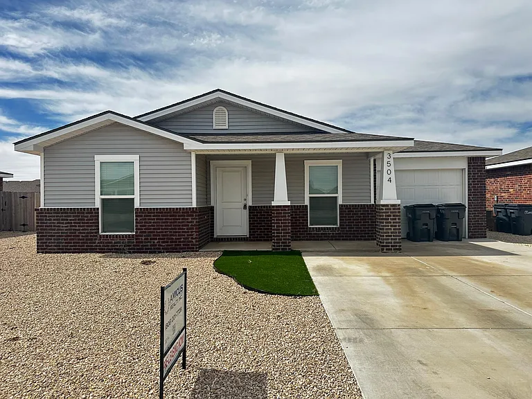 3504 Tiffin Ave — Photo 1