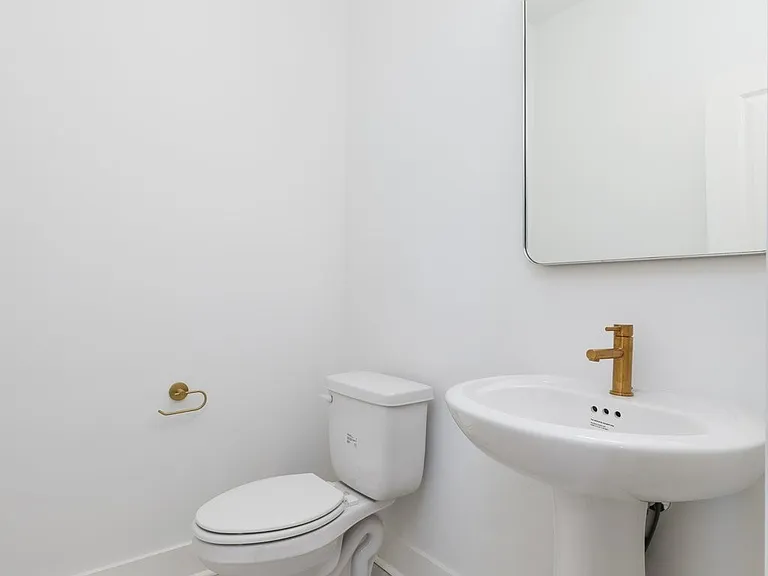 2056 Braidwood Ln — Photo 43