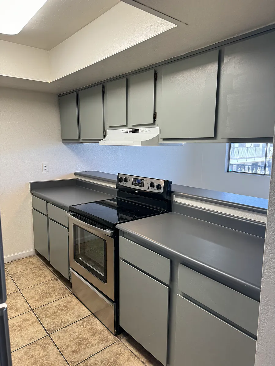 Building Photo - 18202 N Cave Creek Rd #242