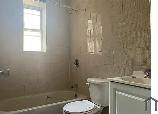 593 Euclid Ave #2R — Photo 13