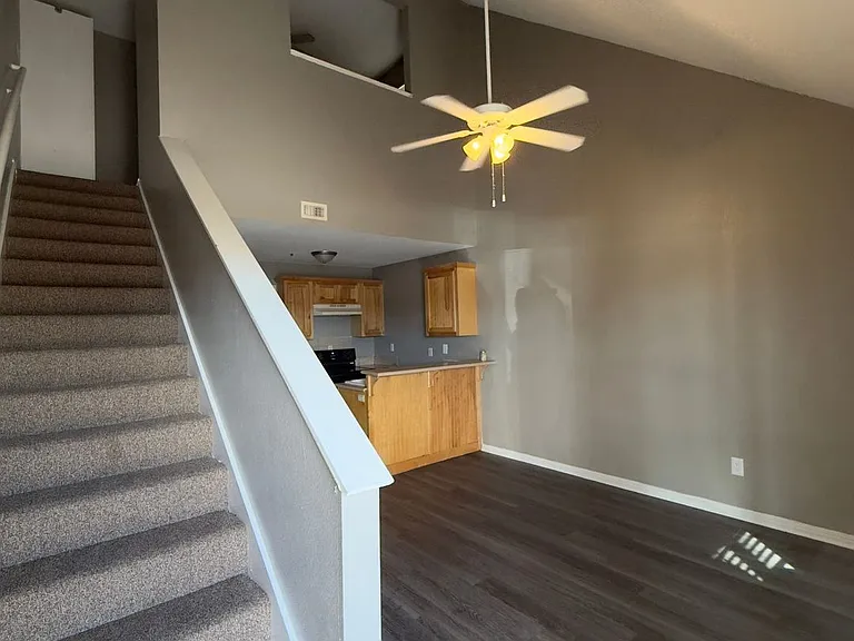 Lacy Loft — Photo 27