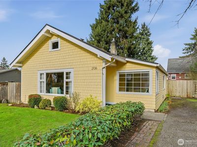 2136 N 90th Street, Seattle, WA, 98103