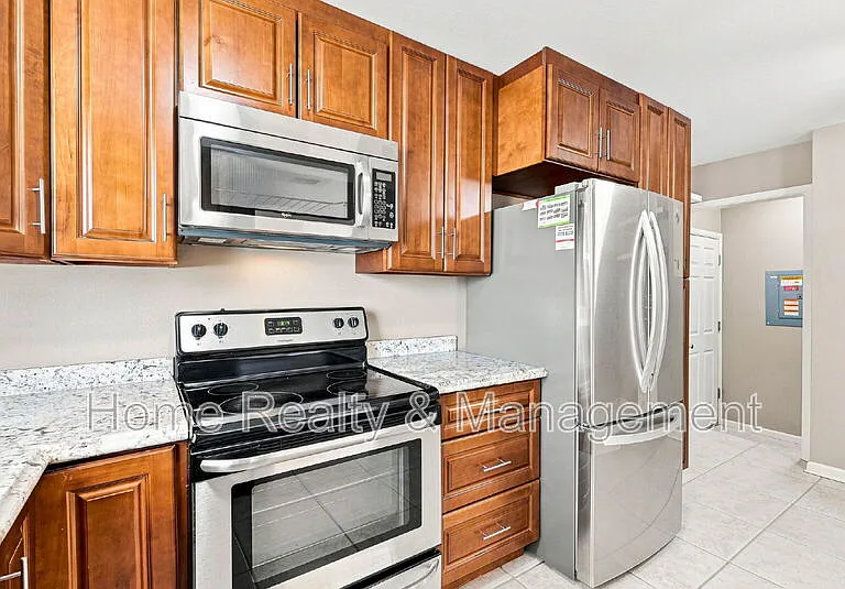 10807 Larry Dr — Photo 8