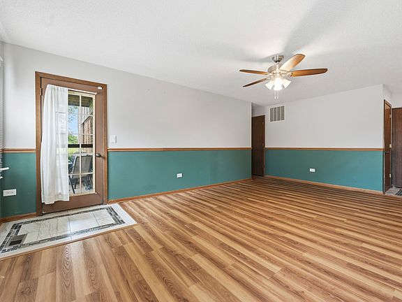5th image of 472 Elizabeth Dr #17-A