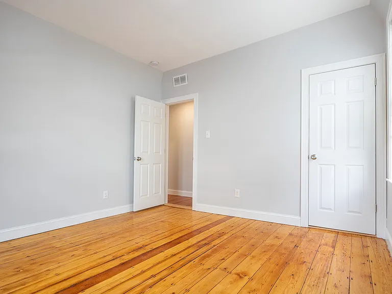 48 Green St #2 — Photo 4