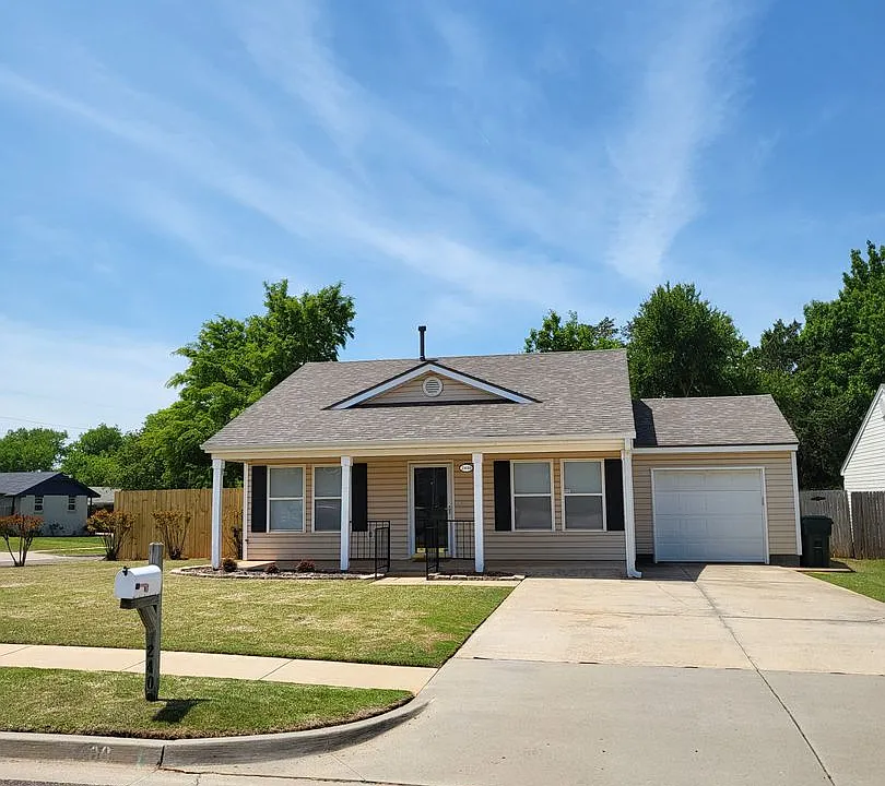 2400 Desert Willow Ter