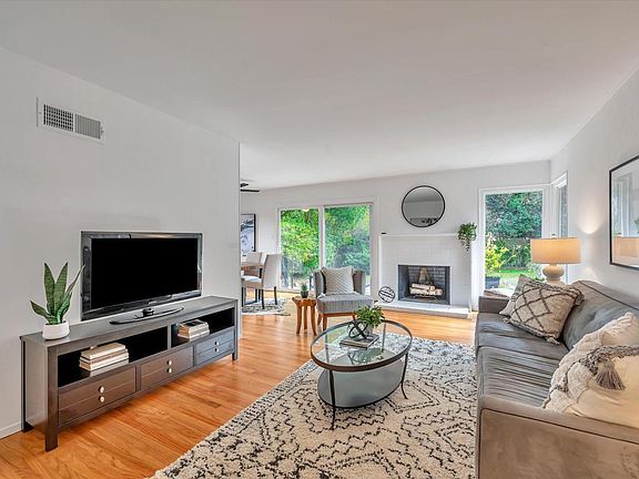 3rd image of 3 Washington Street