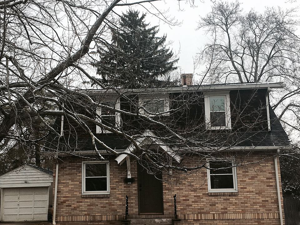 1st image of 114 E Friend St