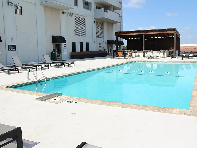 The Regency Apartments — Photo 98