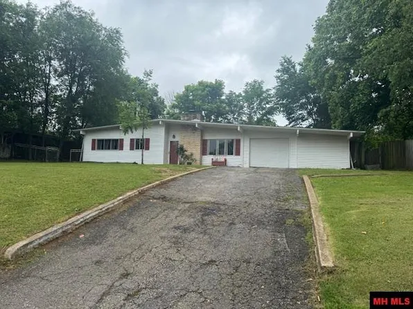 506 E 1st St, Mountain Home, AR 72653