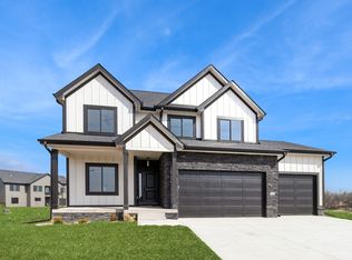 255 NW Montego Ct, Waukee, IA 50263