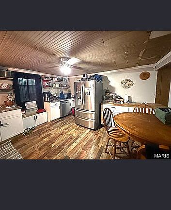 4th image of 602 E Main St