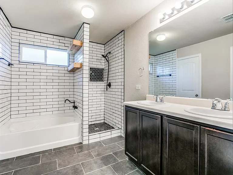 5610 Medina Farm — Photo 12