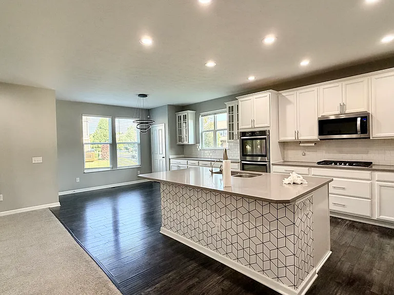 15660 Monson Dr — Photo 9