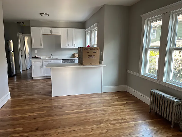 16 Verona St #1R — Photo 3