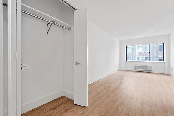 Rented by Greystar | media 4