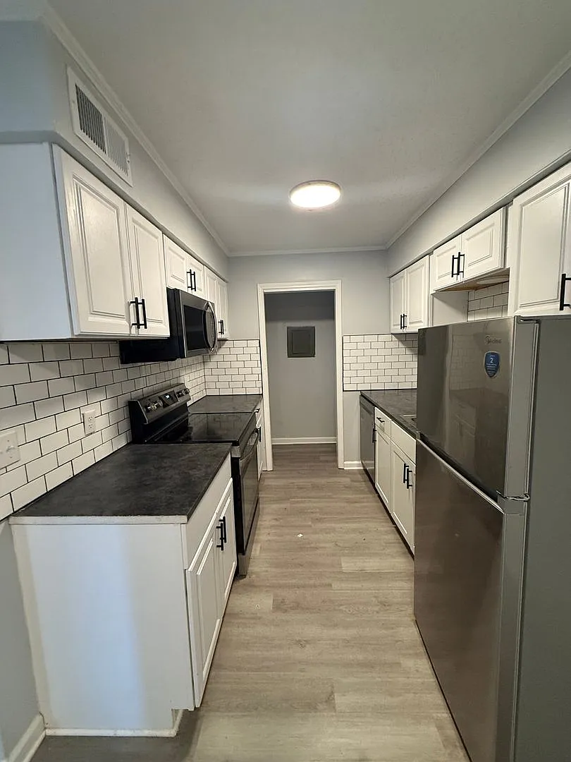 DM 8225 Ned Ave — Photo 3