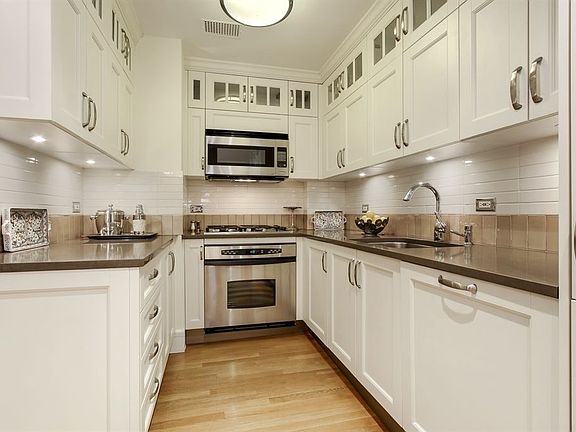 2nd image of 27 W 72nd St #507