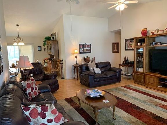 5th image of 39 Red Bud Dr