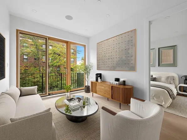 184 Hawthorne St #2A, Brooklyn, NY 11225