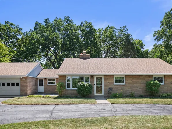 S78W20783 Hillendale Dr, Muskego, WI 53150