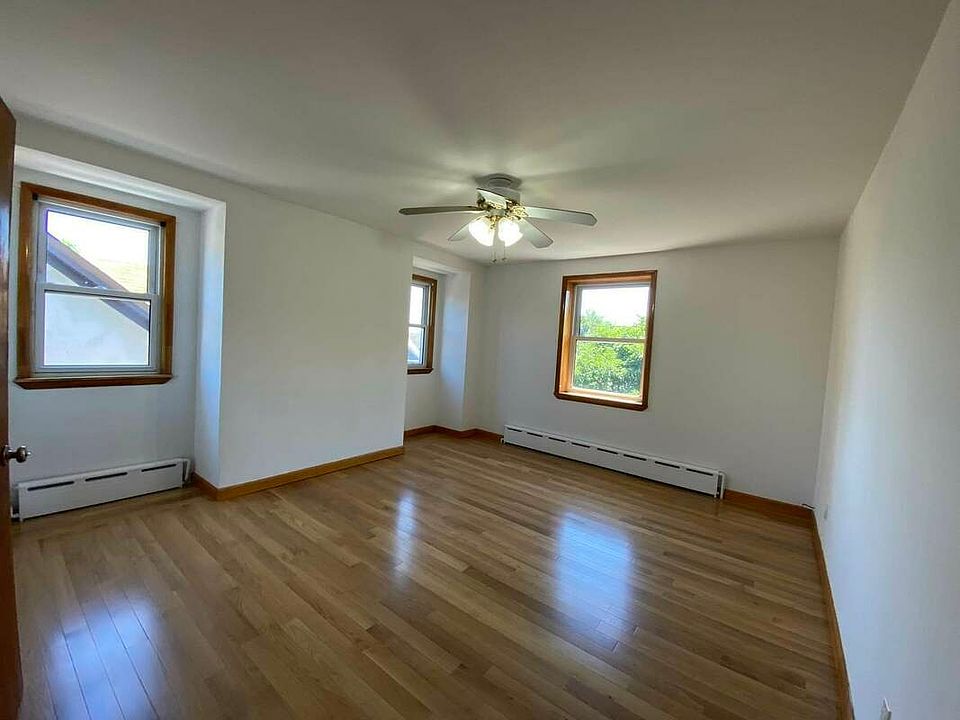 1st image of 12027 84th Ave