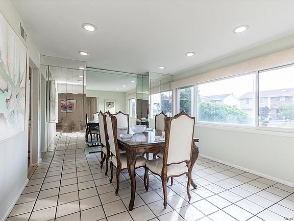 5th image of 2666 Rebecca St