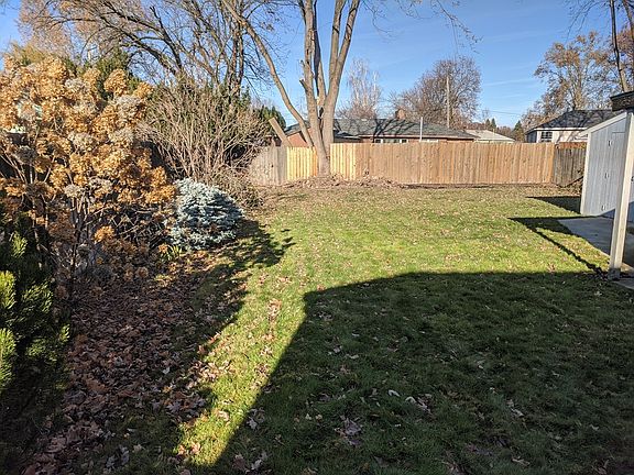 3rd image of 525 Clay St