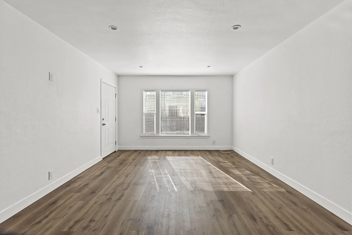 Building Photo - 1731 S Hauser Blvd #1731
