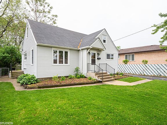 2nd image of 8649 W Park Ln