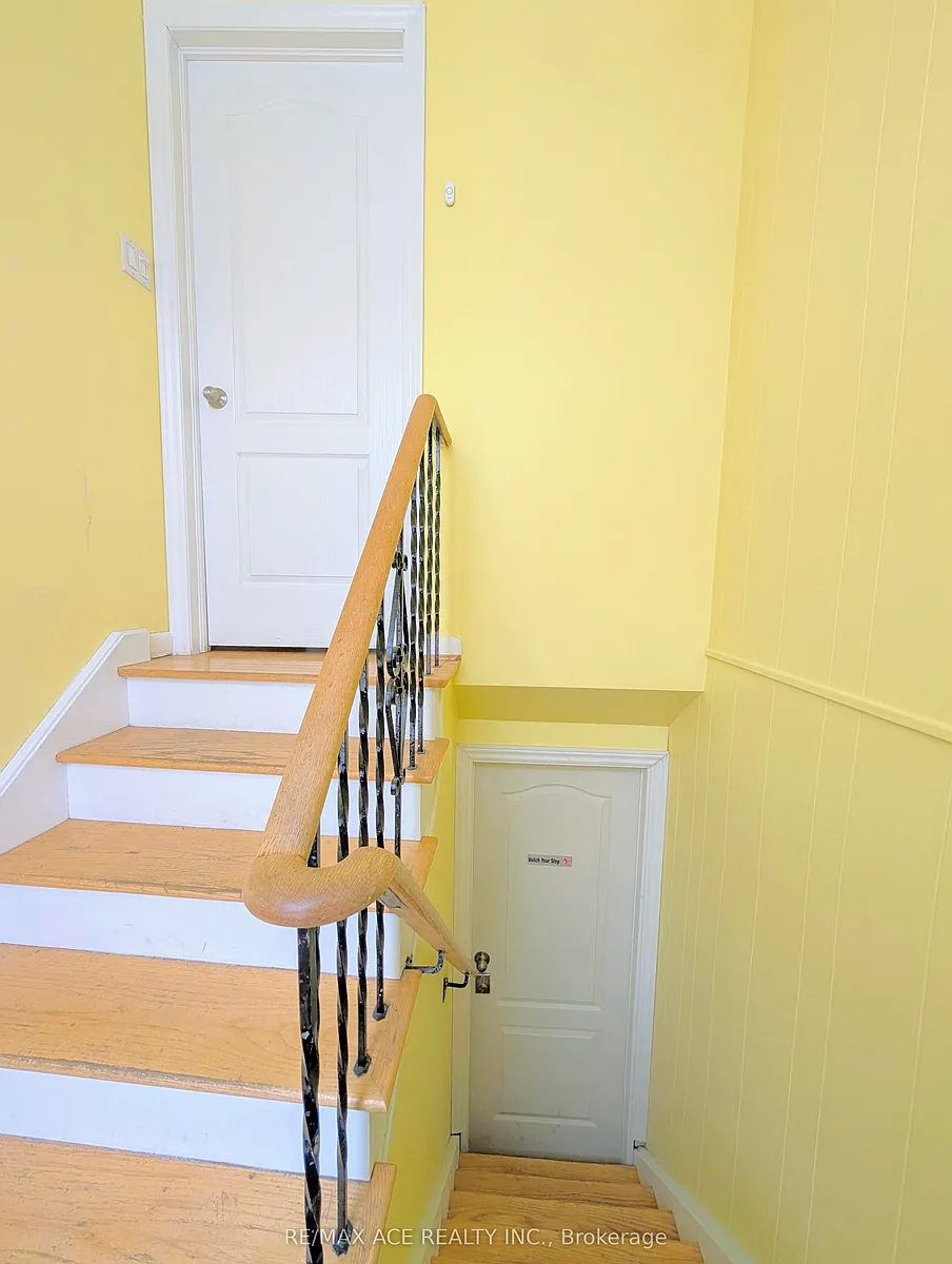 Building Photo - 133 Meadowbank Rd #BASEMENT
