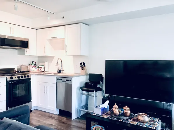 1534 Henshaw Ln, Vancouver, BC