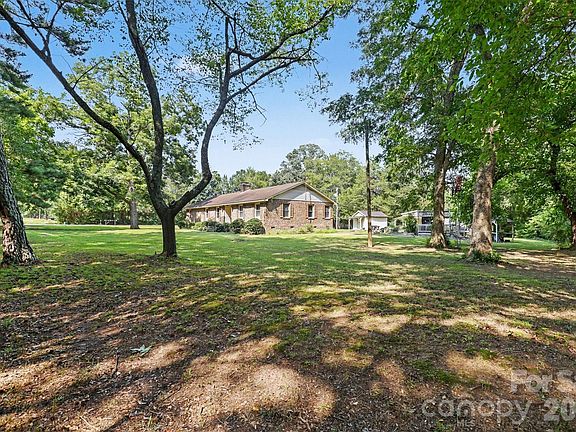 4th image of 310 Ferret Ln