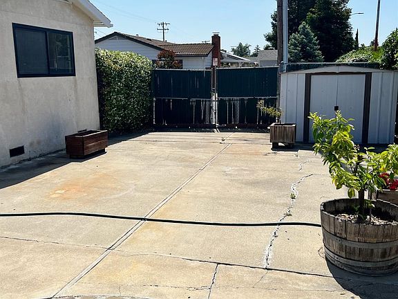 3rd image of 3406 Longview Road